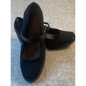 Clarks Black Patent Leather &‎ Stretch Fabric Mary Jane Wedge Shoes Womans SZ 7M